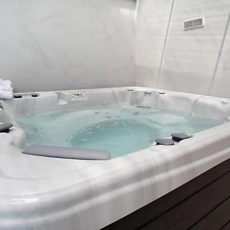 Flor Rosa Piscina E Jacuzzi