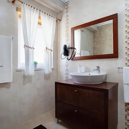 Flor Rosa Piscina E Jacuzzi *