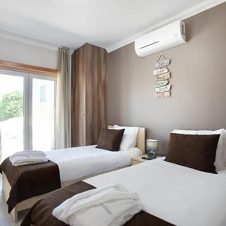 Flor Rosa Piscina E Jacuzzi Салир-де-Матуш