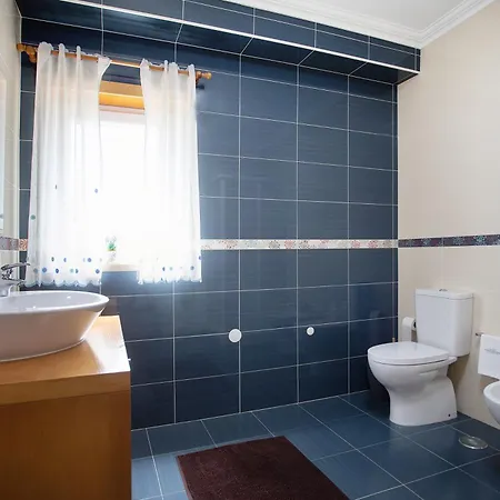 Flor Rosa Piscina E Jacuzzi Салир-де-Матуш