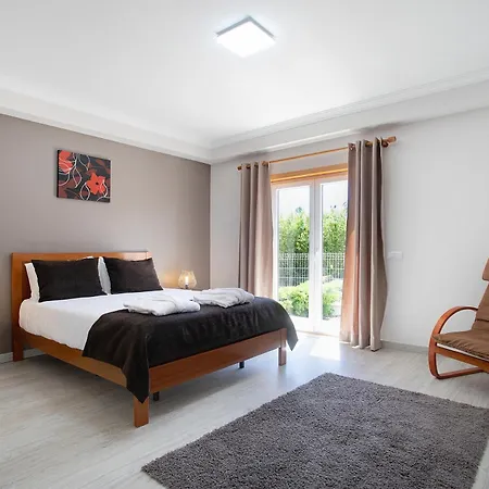 Flor Rosa Piscina E Jacuzzi Салир-де-Матуш