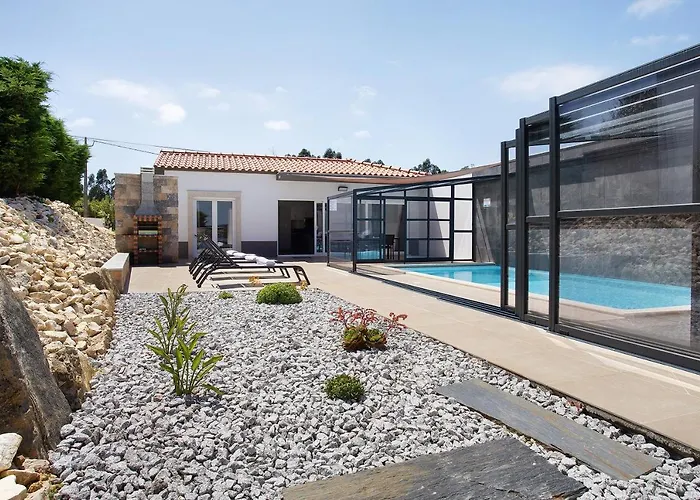 Flor Rosa Piscina E Jacuzzi Villa Salir de Matos